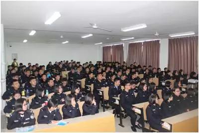 關注大學生視力健康，普瑞眼科走進河南司法警官職業學院